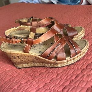 Cute Naturalizer Tan Leather Wedge Sandals sz 8
